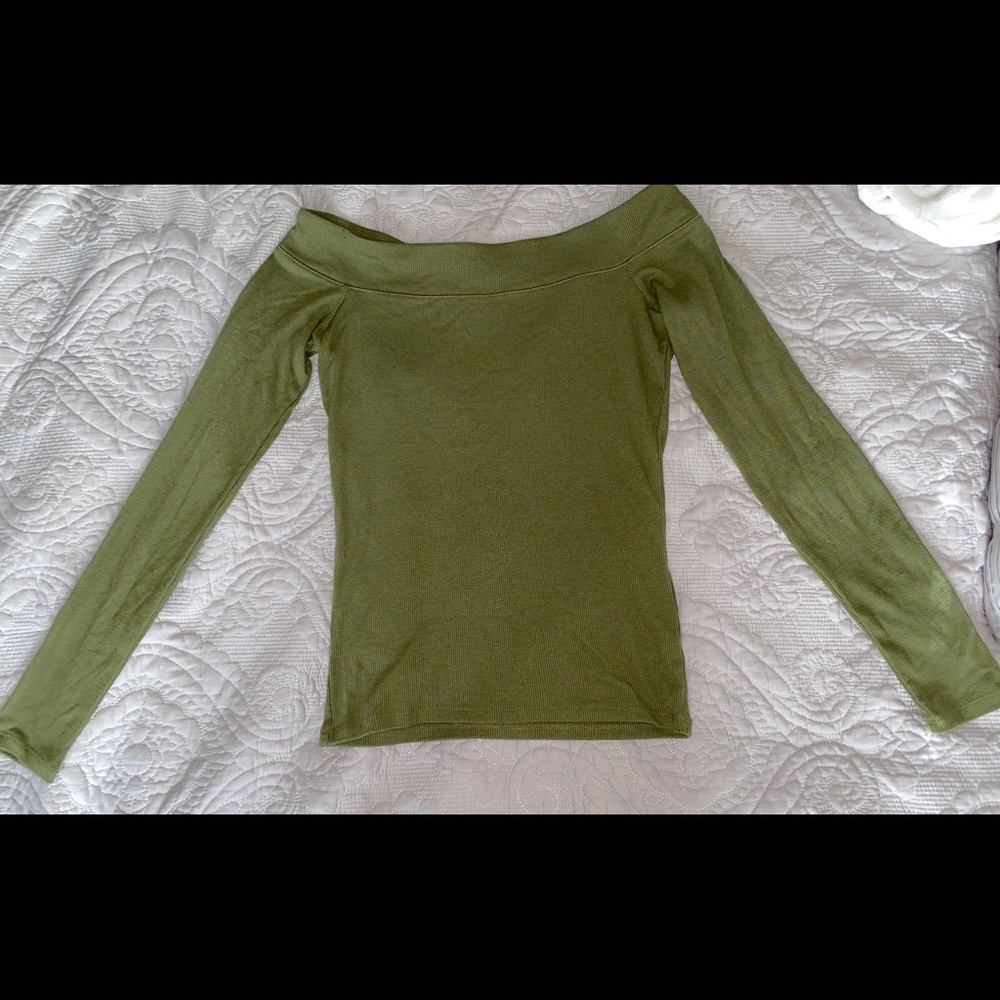 Hollister top